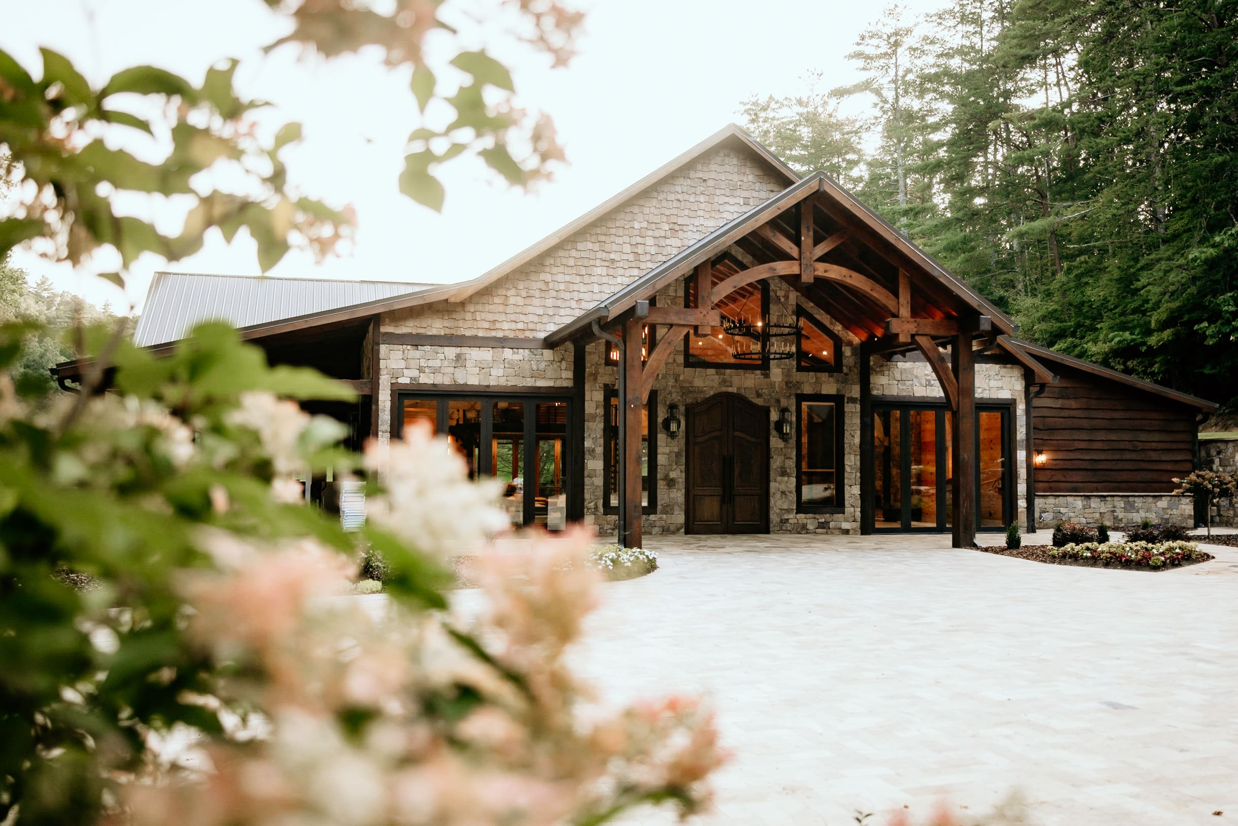 5 Reasons Why The Falls at Blue Ridge Is the Ultimate Luxury Wedding Destination in Georgia