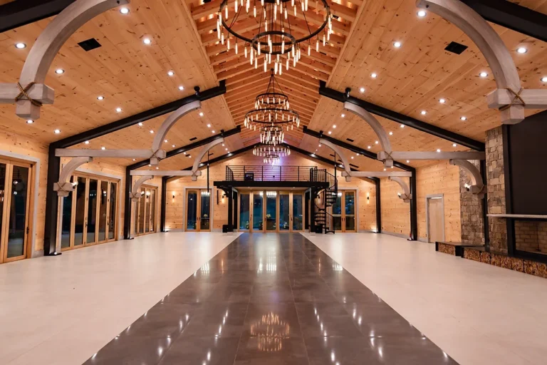 The Benefits of Choosing a Ballroom for Your Wedding Event