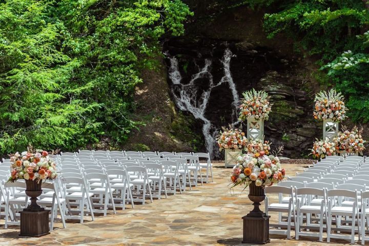 Why Couples Are Choosing Mountain Wedding Destinations